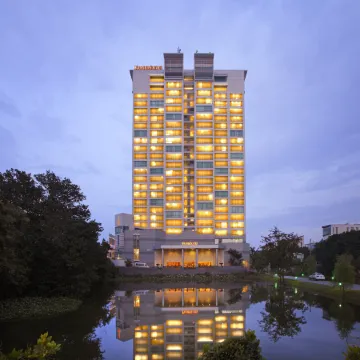 Fraser Suites Hanoi Отели рядом с достопримечательностью «Тайхо»