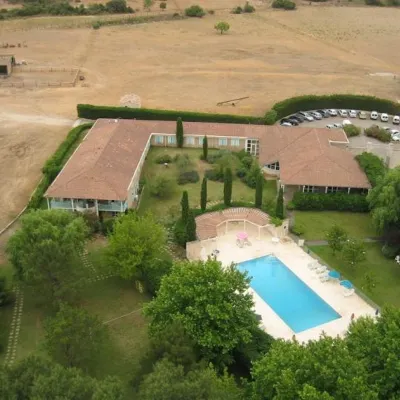 Domaine de la Reynaude Hotels in Alleins