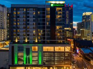 Holiday Inn & Suites Nashville Downtown - Broadway