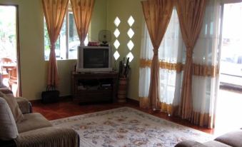 Homestay Kampung Lonek