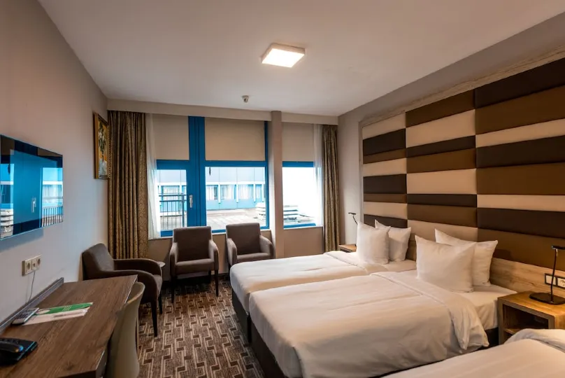XO Hotels Blue Square