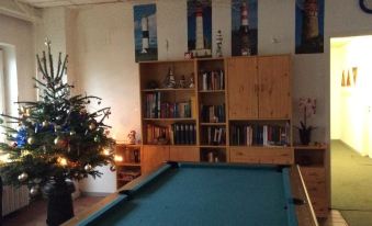 M&R Hostel