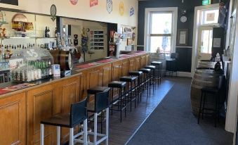 Commercial Hotel Morgan - Housity