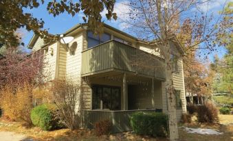 Elk Path - E.V. Reg. # 3205 - 3 Br Condo