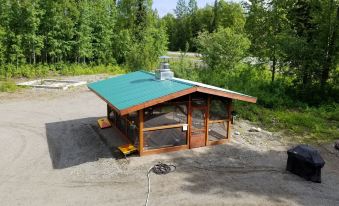 Talkeetna Love-Lee Cabins