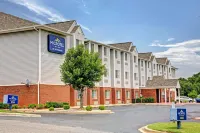 Microtel Inn & Suites by Wyndham Statesville فنادق في ستيتسفيل