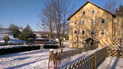 Pension & Kindergarten Catering Sommerfrische Hotels in der Nähe von Greifensteine