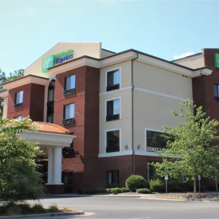 Holiday Inn Express & Suites ROCKINGHAM by IHG