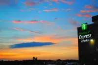 Holiday Inn Express & Suites COLUMBIA CITY by IHG - Wifi