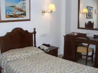 Hotel Sis Pins Hotels near Paseo del Port de Pollenca