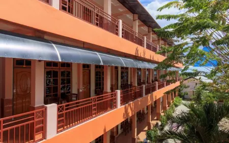 Hotel Elvin Отели в г. East Sumba Regency