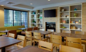 Country Inn & Suites by Radisson, Frederick, MD