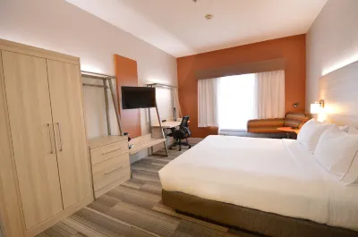 Holiday Inn Express Toledo-Oregon 크로저 주변 호텔