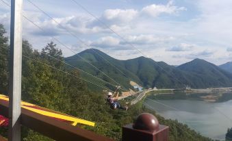 Danyang Mountain Pension