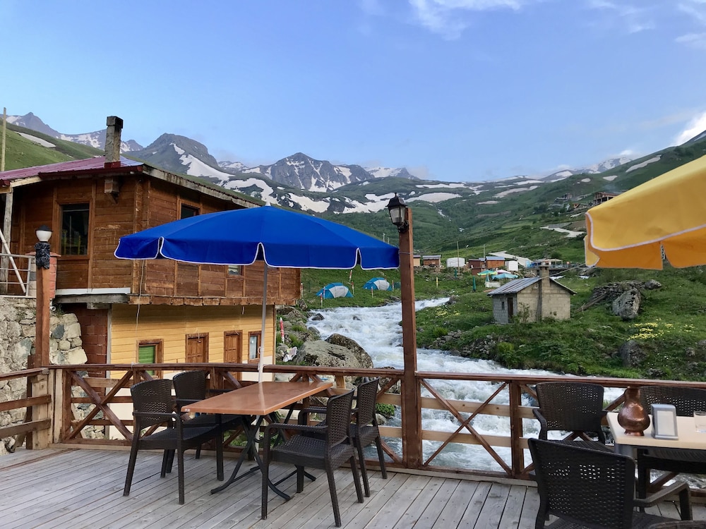 Yedigoller Hotel & Restaurant