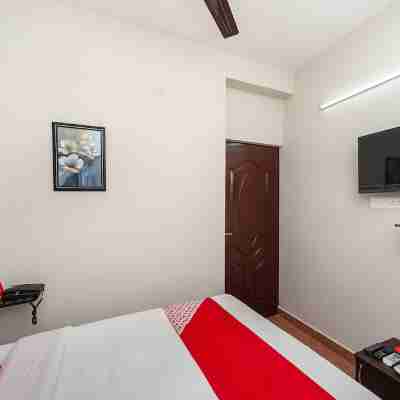 OYO 29276 Rithikha Inn Blossoms Rooms