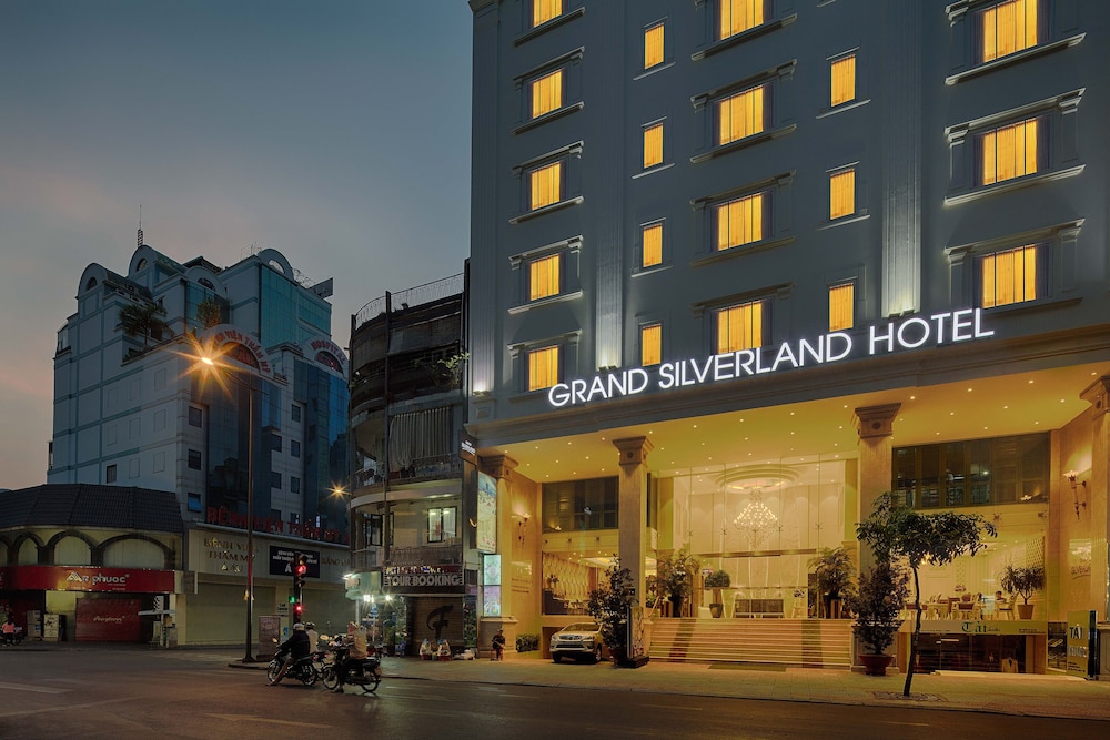 Khách sạn Grand Silverland