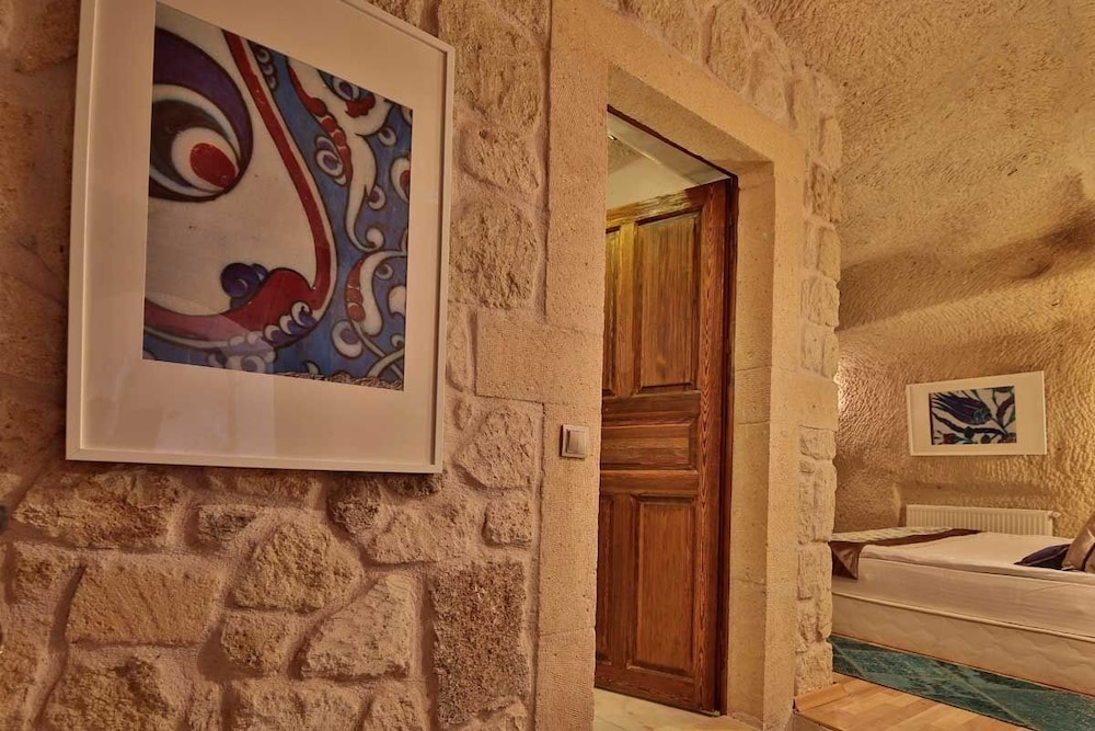 Elaa Cave Hotel