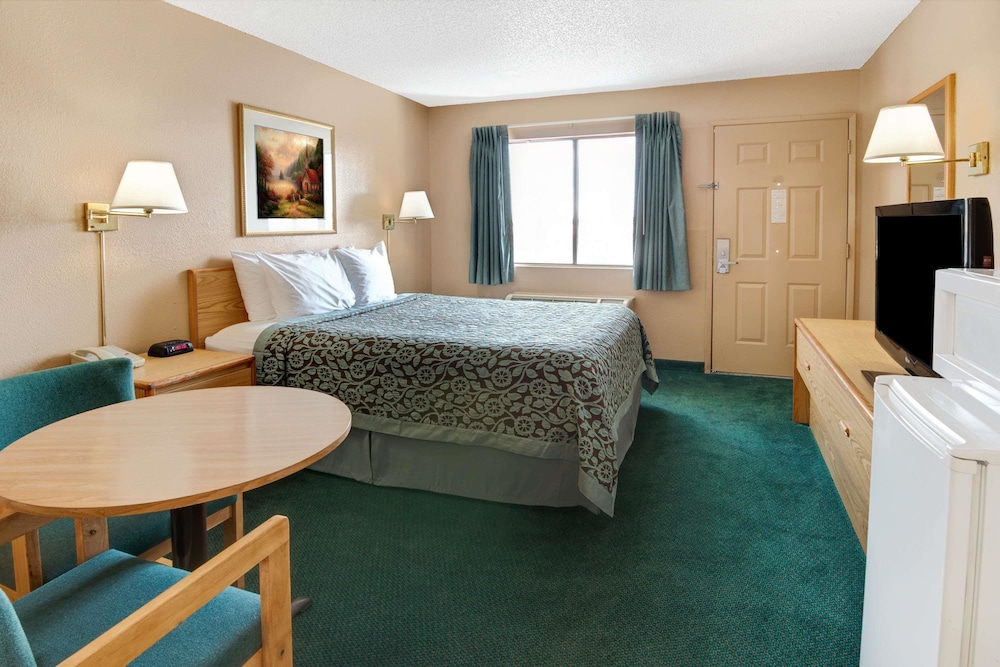 Days Inn by Wyndham El Paso Airport East