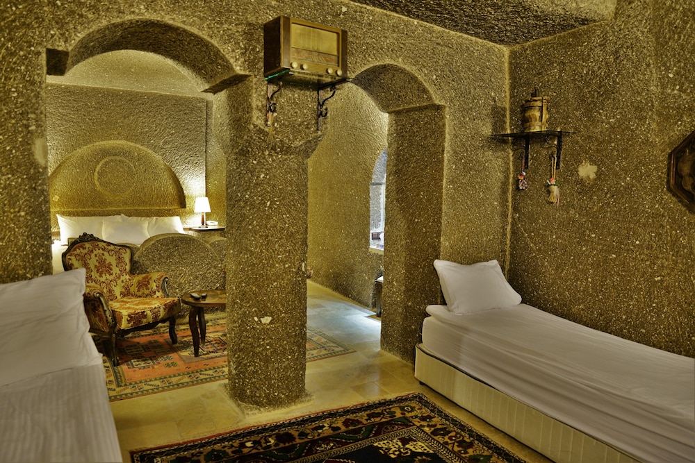 Grand Cave Suites