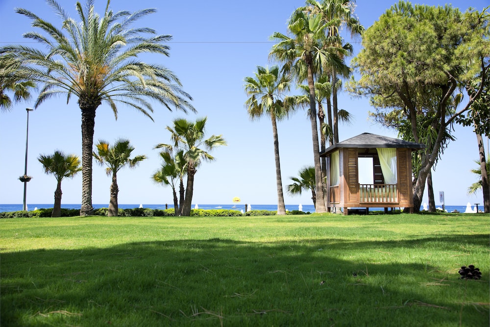 Acanthus & Cennet Barut Collection - All Inclusive