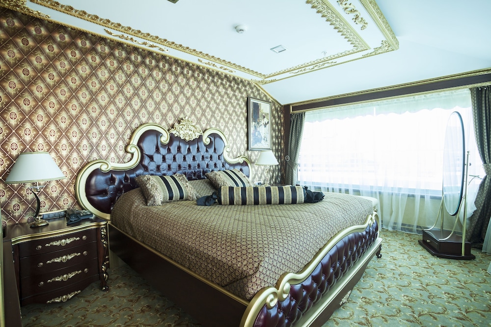 Vivaldi CE Gold Hotel