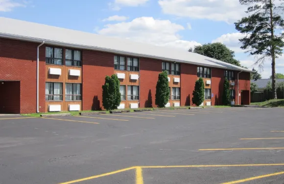 紅松旅館及會議中心