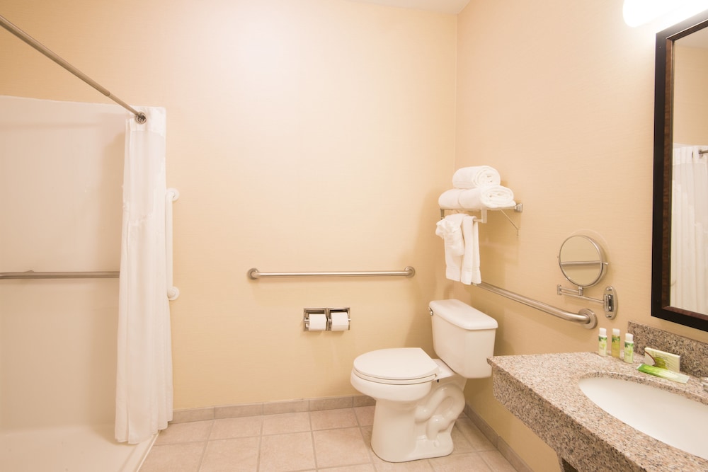 Holiday Inn Express & Suites Sharon-Hermitage, an Ihg Hotel