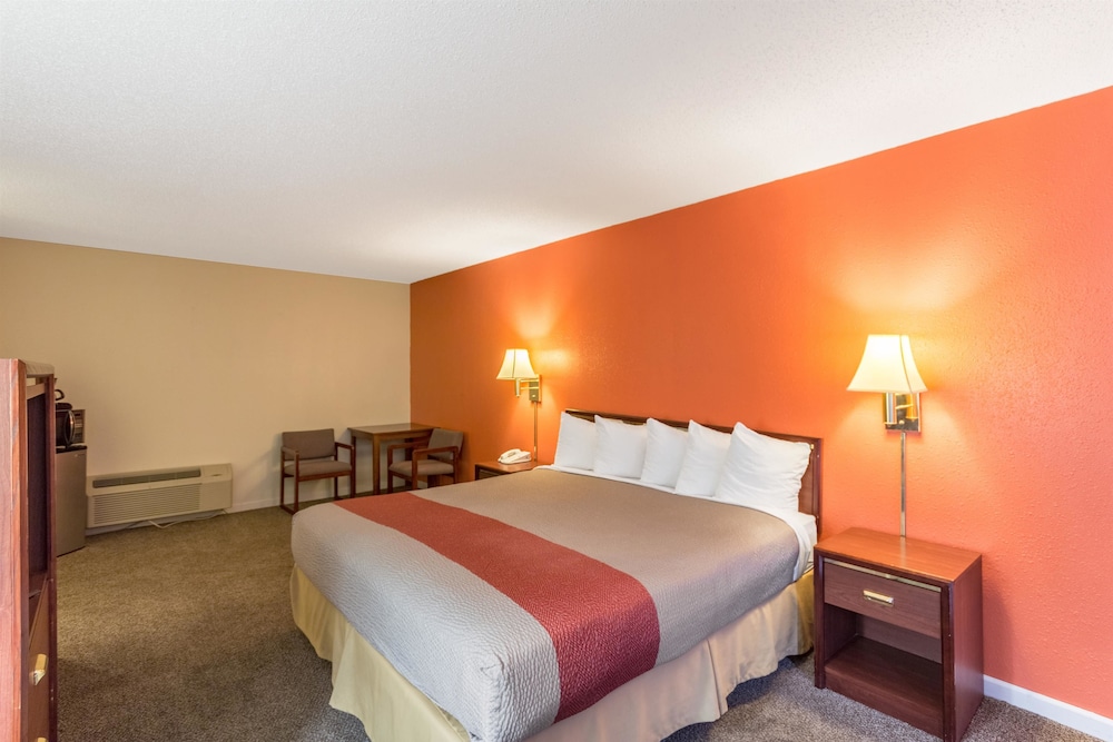 Motel 6-Butte, MT - Historic City Center