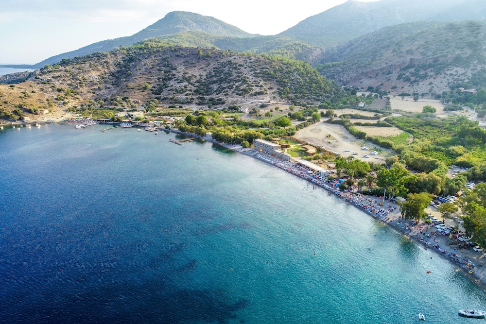 Kargilos Hotel & Beach