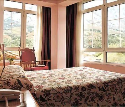Hotel Naranjo de Bulnes Hotels in Poo