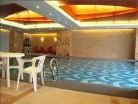 广州礼顿酒店 - 室内游泳池