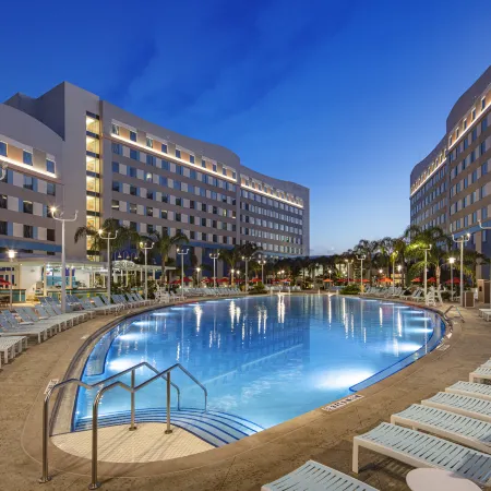 Universal’s Endless Summer Resort – Surfside Inn and Suites