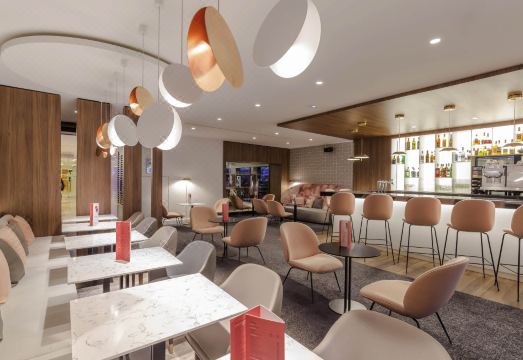 2. 노보텔 파리 상..