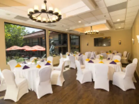 Palm Garden Hotel Hotels in Thousand Oaks