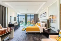 Ramada Plaza by Wyndham Wuhan Huangpi Hotels near Liangpinpuzi (wanjiguangchang)