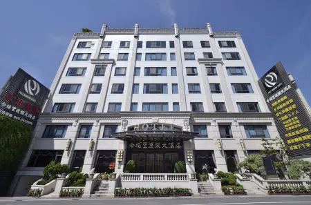 Modern Puli Hotel Отели рядом с достопримечательностью «Chung Tai Chan Monastery»