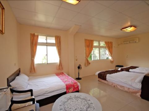 左岸 LED 庭園民宿