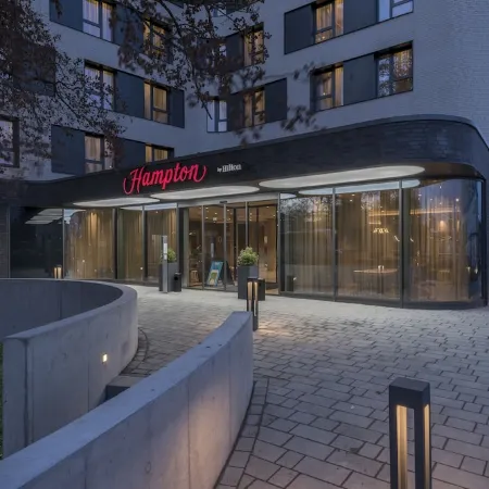 Hampton by Hilton Frankfurt Airport Отели рядом с Аэропорт Франкфурт-на-Майне