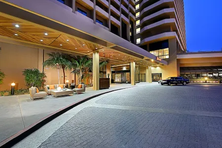 San Diego Marriott La Jolla Отели рядом с достопримечательностью «Библиотека Гейзел»