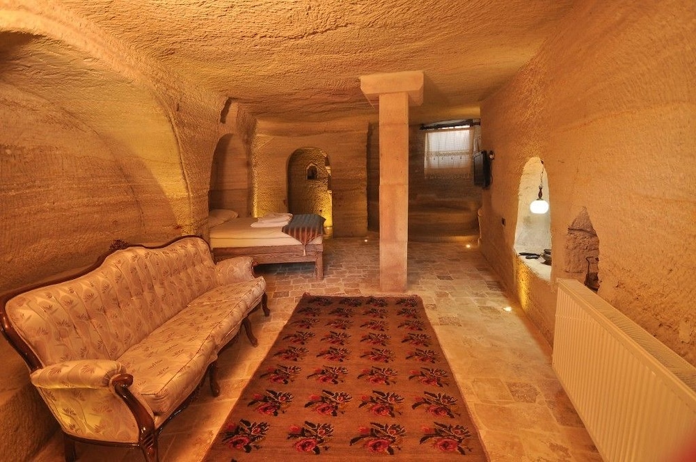 Kayatas Cave Suites