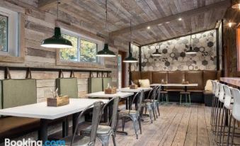 Sunwolf Riverside Cabins