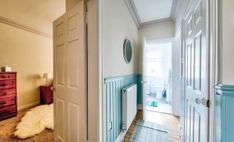 Stylish Royal Mile Apt: Heart of Historic Old Town