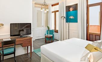 H10 Villa de la Reina Boutique Hotel Madrid