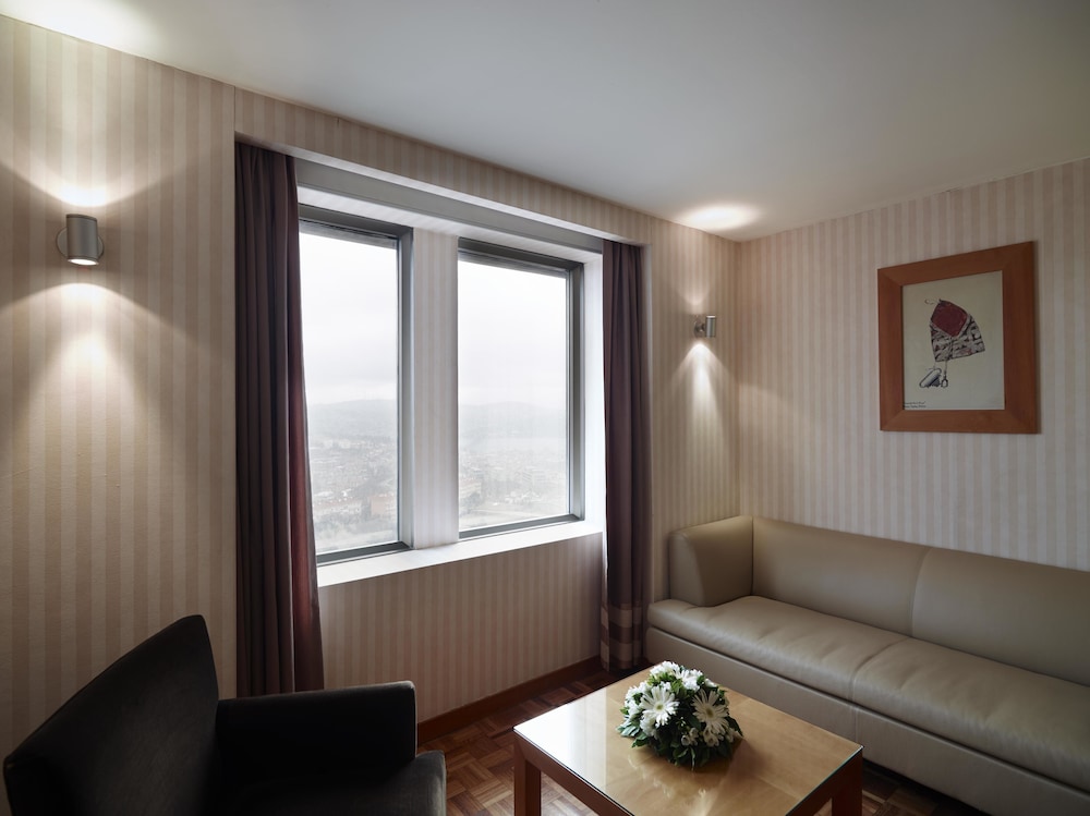 Mövenpick Hotel Istanbul Bosphorus
