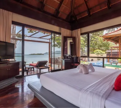 วิลลาริมทะเลพร้อมสระว่ายน้ำส่วนตัว