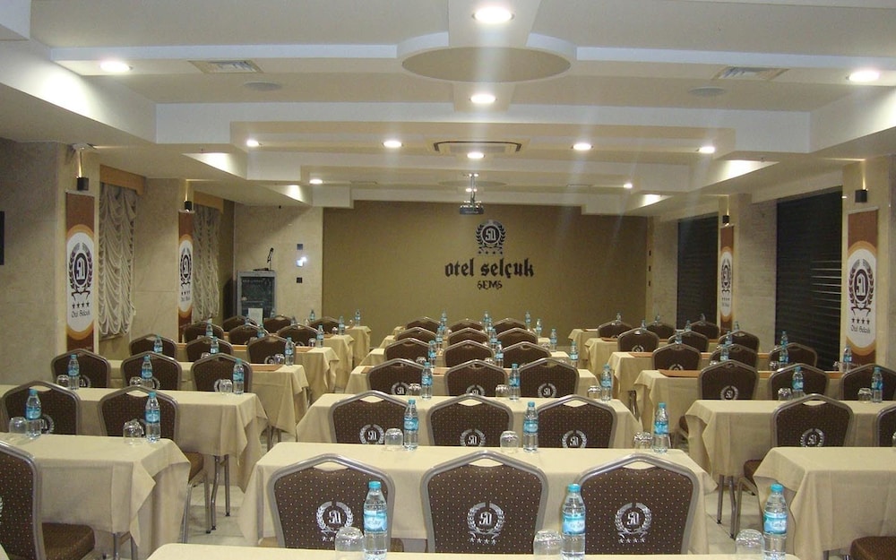 Selcuk Otel Sems-i Tebrizi (Selcuk Hotel Sems-I Tebrizi)