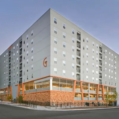 Tru by Hilton Austin University Capitol District Hotels near Fascholz-Keller Baseball Complex
