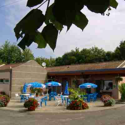 Camping La Croix Badeau Tentes équipées Hotel Exterior