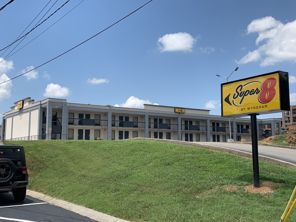 Super 8 by Wyndham Cookeville